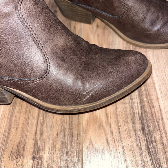 Forever 21 brown heeled fall boots - Picture 6 of 6